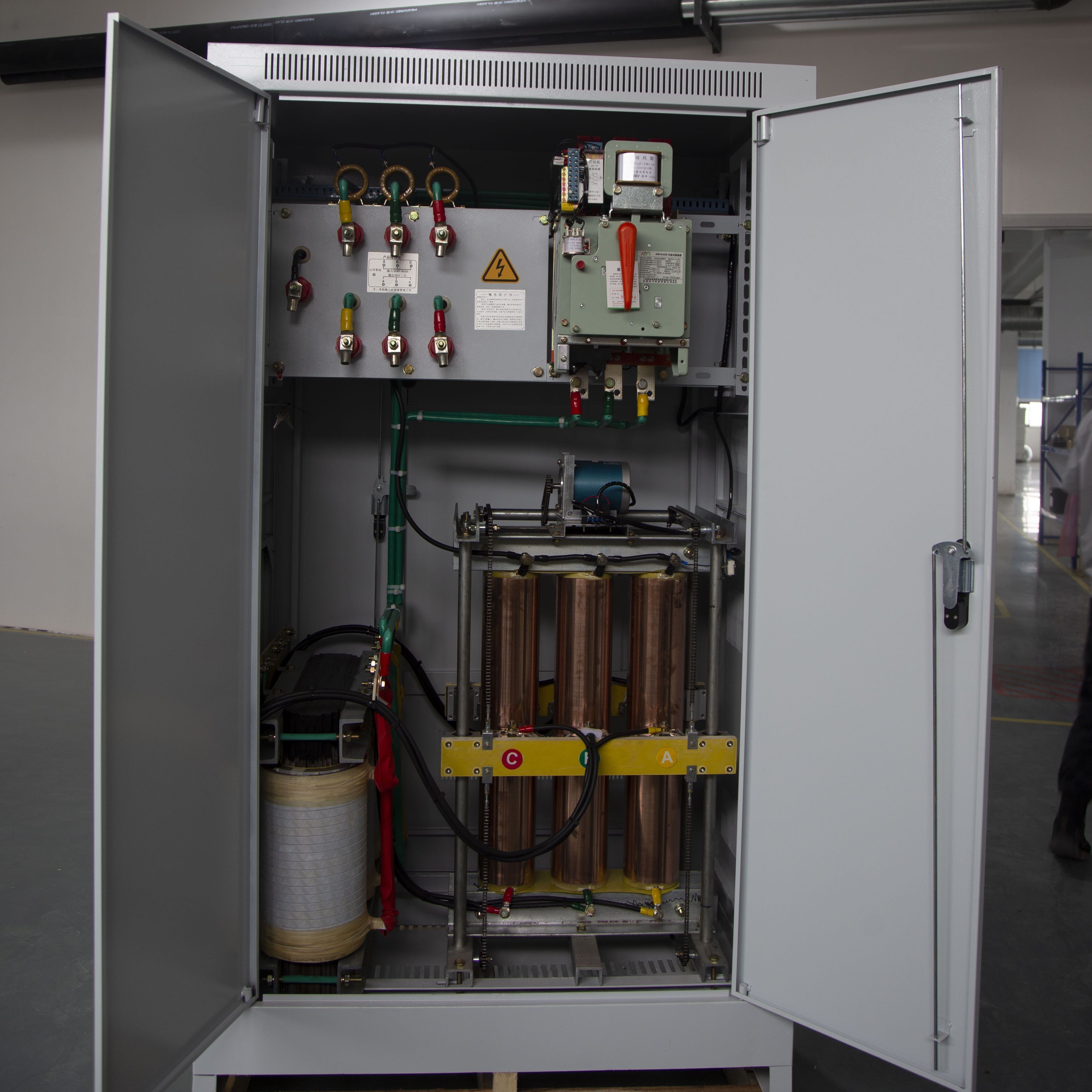 三相分調全自動補償式電力穩壓器